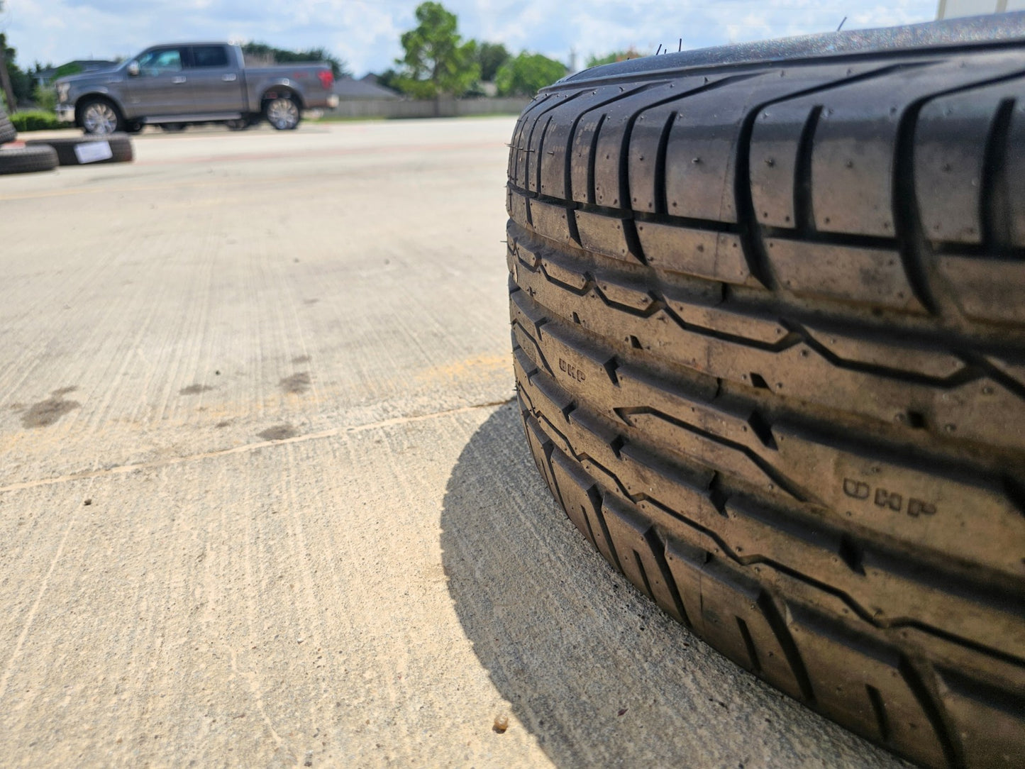 (1) 245/45/20 Advanta HPZ-01 tire SL 245/45R20 99W NEW