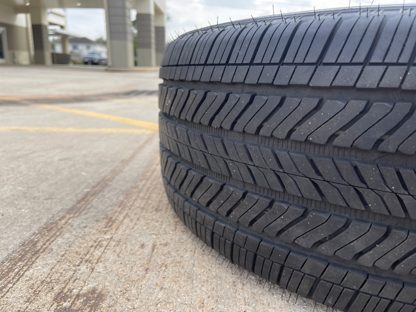 (4) 285/40/24 Bridgestone Dueler Alenza A/S02 tires 285/40r24 TAKE OFFS NEW