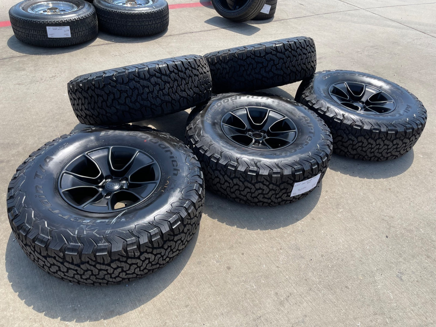 (4) 17" Jeep Wrangler Rubicon OEM 96226 wheels rims Gladiator BFG KO2 37" NEW