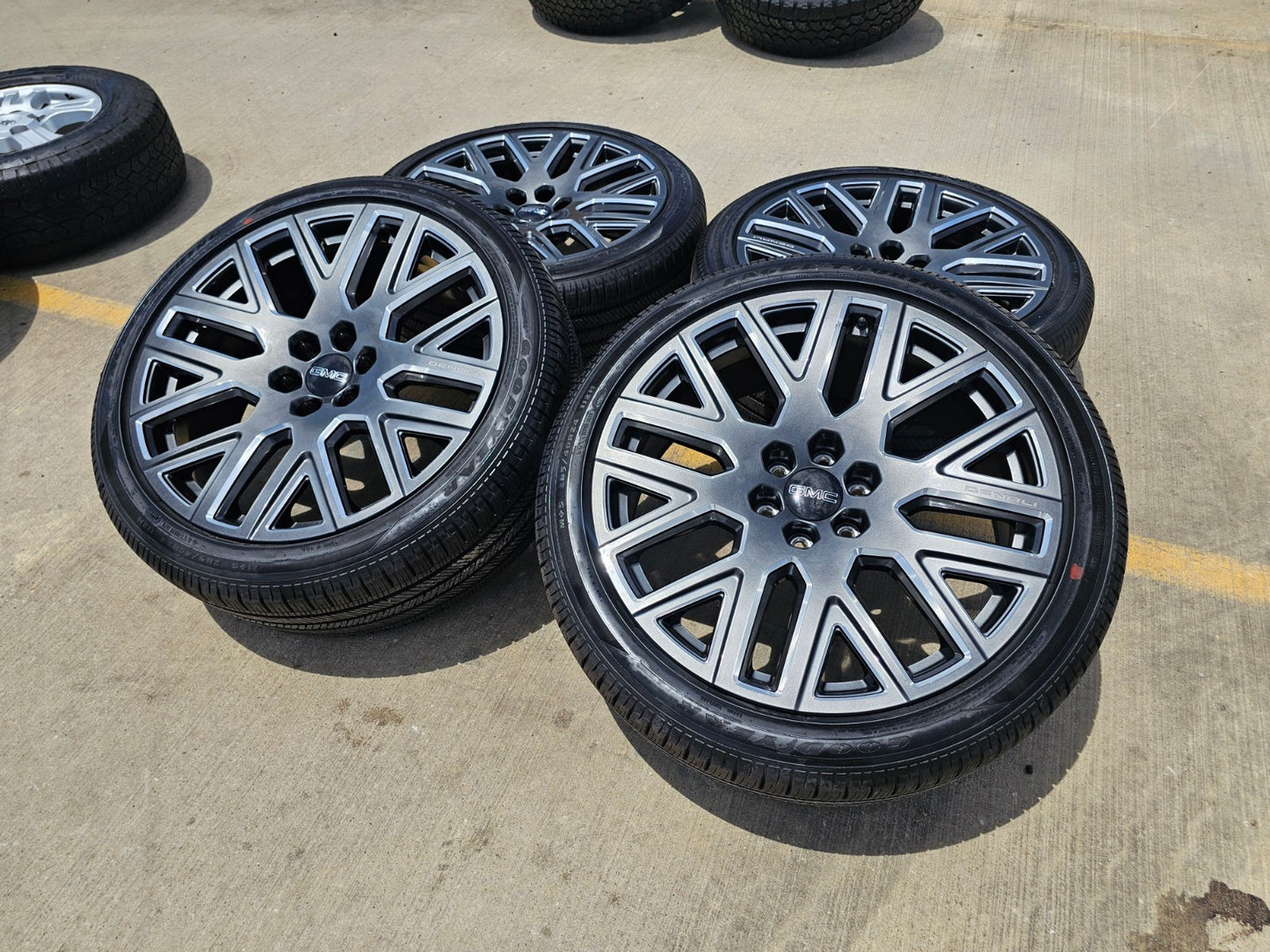 24" GMC Yukon Sierra DENALI OEM wheels rims GOODYEAR SET 2024 2025 2026 2027 NEW