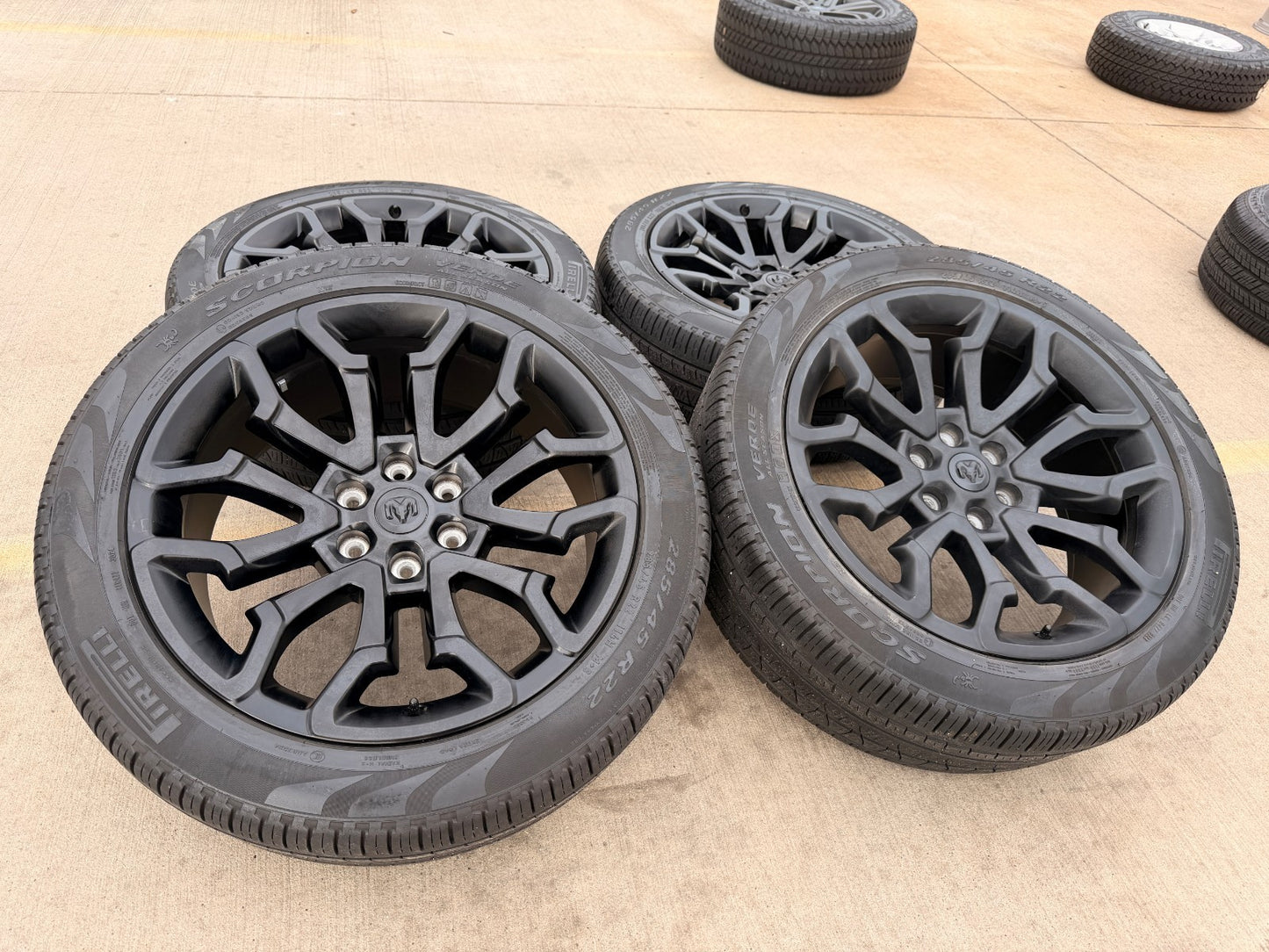 22" Dodge Ram 1500 OEM 95987 LIMITED Laramie wheels rims black 2025 2026 PIRELLI