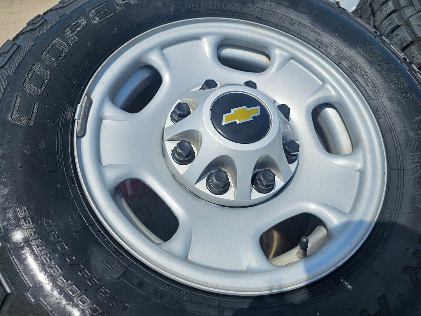 17" Chevy Silverado GMC Sierra 2500 3500 OEM 8095 wheels COOPER A/T3