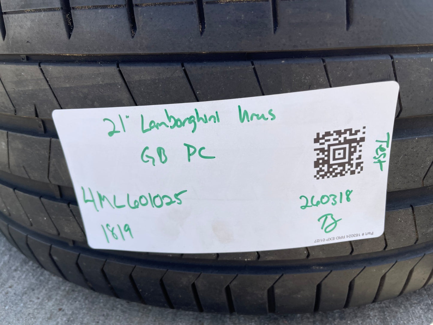 21" Lamborghini Urus OEM wheels rims Taigete 2018 2019 2023 2024 2025 PIRELLI