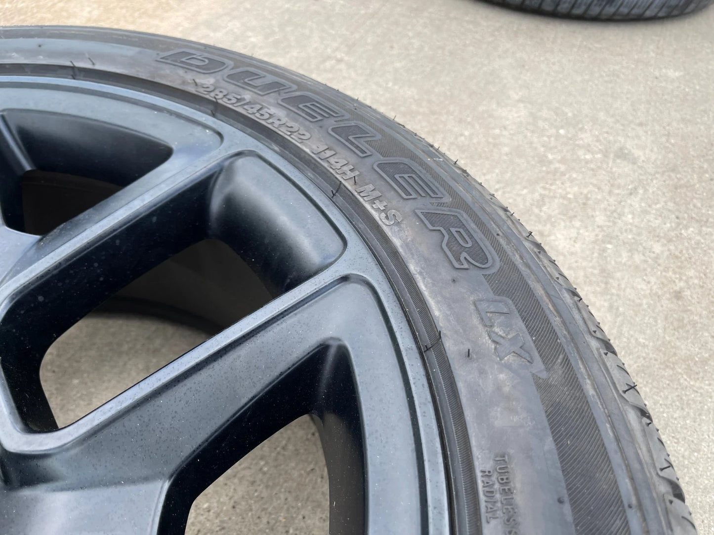 22" Dodge Ram 1500 OEM LIMITED Laramie wheel rim black 2725 2684 BRIDGESTONE