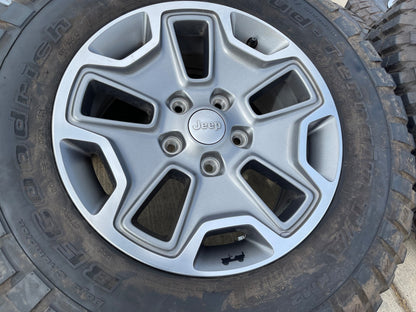 17" Jeep Wrangler Rubicon OEM 9118 wheels rims Gladiator BFG KM M/T SET