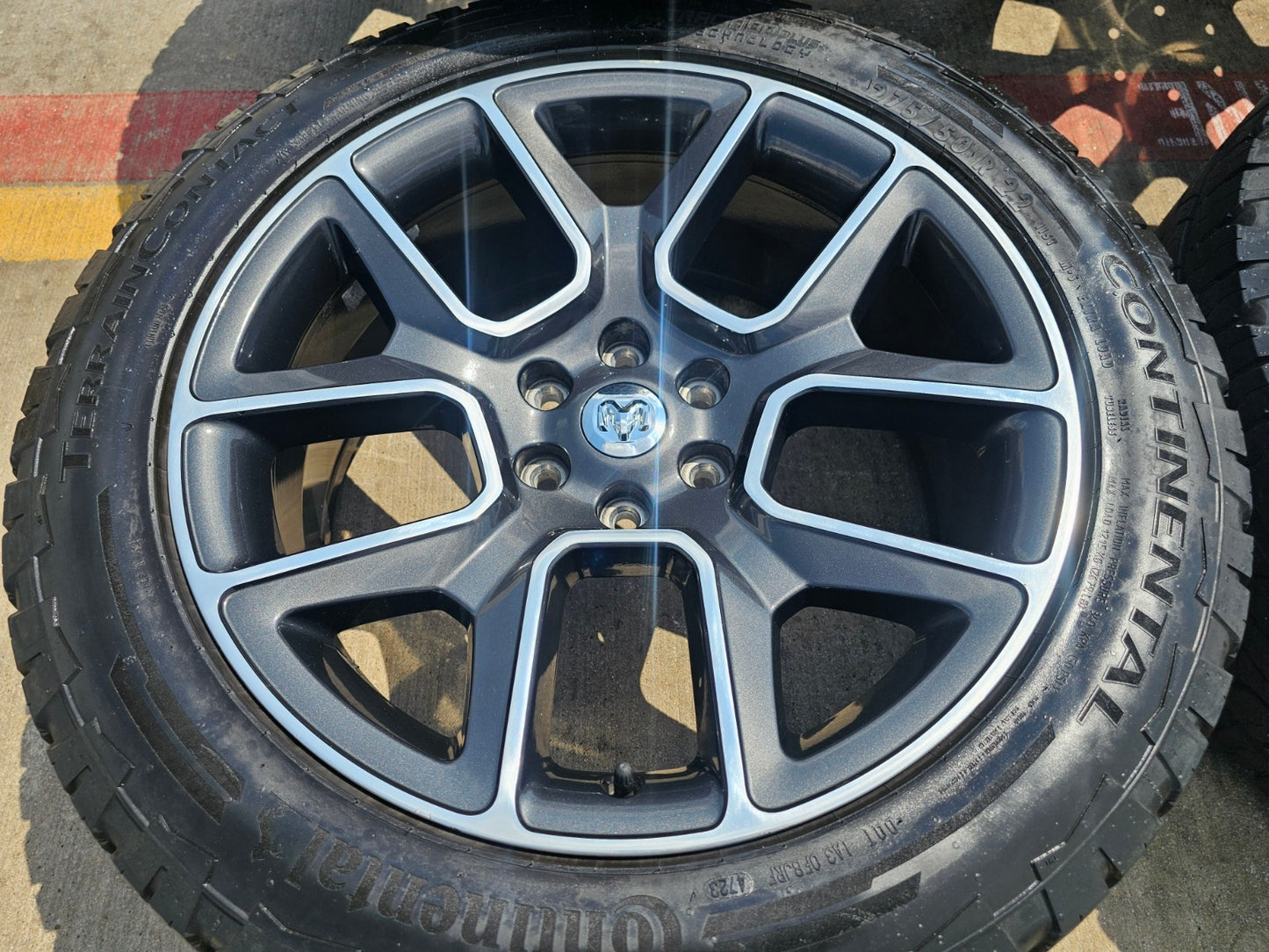 22" Dodge Ram 1500 OEM LIMITED Laramie wheels rims charcoal 2725 2684