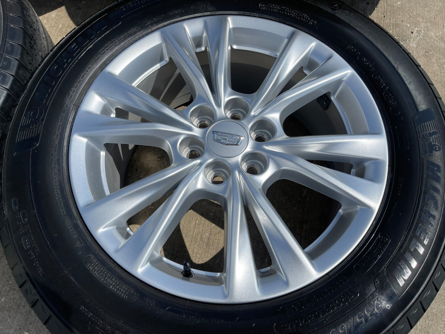 18" Cadillac XT6 XT5 SRX OEM 4844 4845 wheels rims Chevy Blazer Acadia MICHELIN