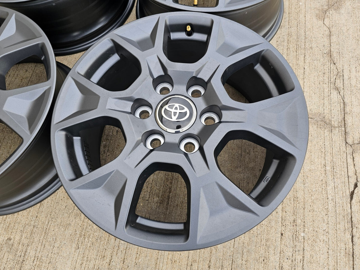 18" Toyota Land Cruiser Tundra Sequoia OEM wheels rims SET GX550 2025 2026 NEW