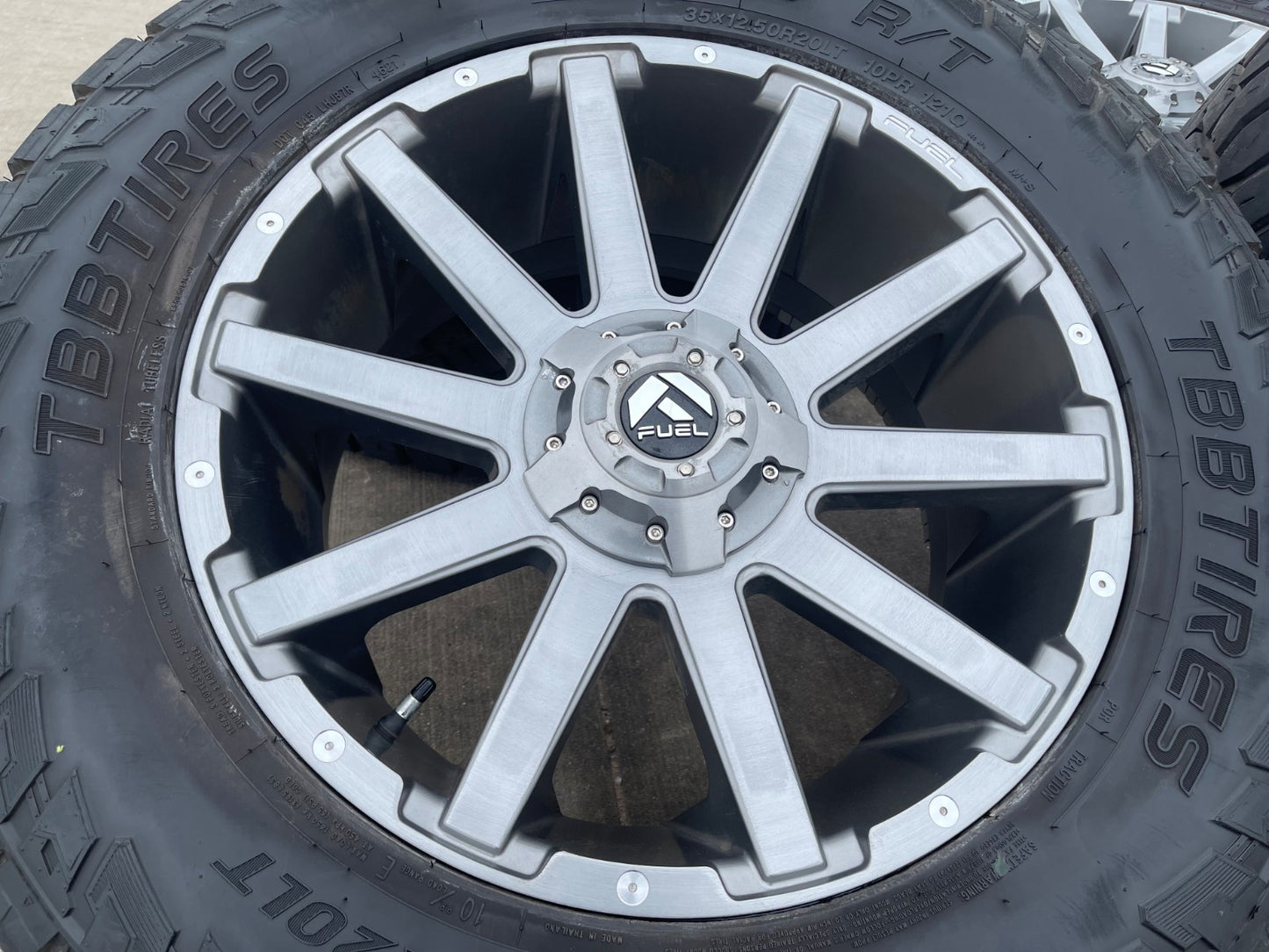 20x9 FUEL Contra D714 Silverado Ford F-150 RAM wheels rims 6x139 6x135