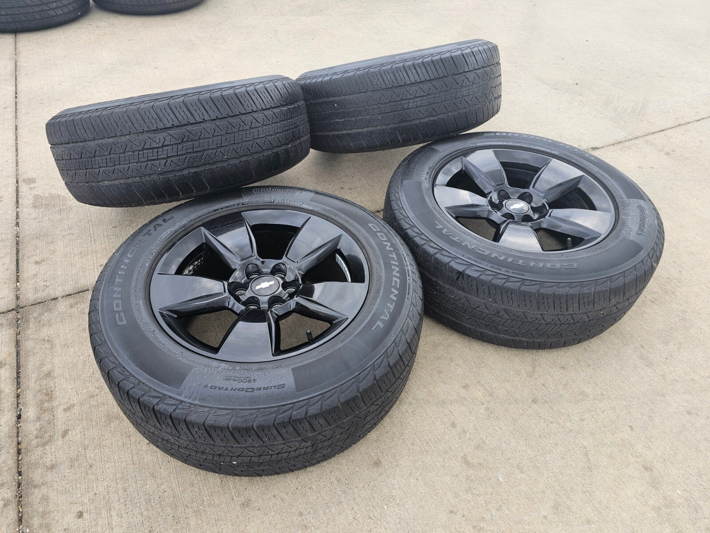 18" Chevy Colorado REDLINE OEM wheels rims 5747 5818 tires 2019 2020 2021 2022