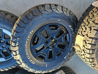 17" Jeep Wrangler OEM wheel rim SPARE 9118 tire spare BFG 33"