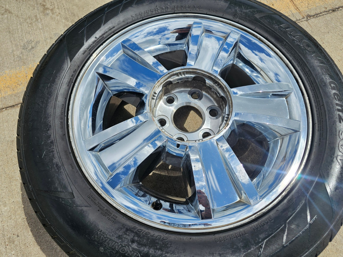 (1) 20" Chevy Silverado Tahoe Suburban chrome OEM 5416 wheel rim tire spare