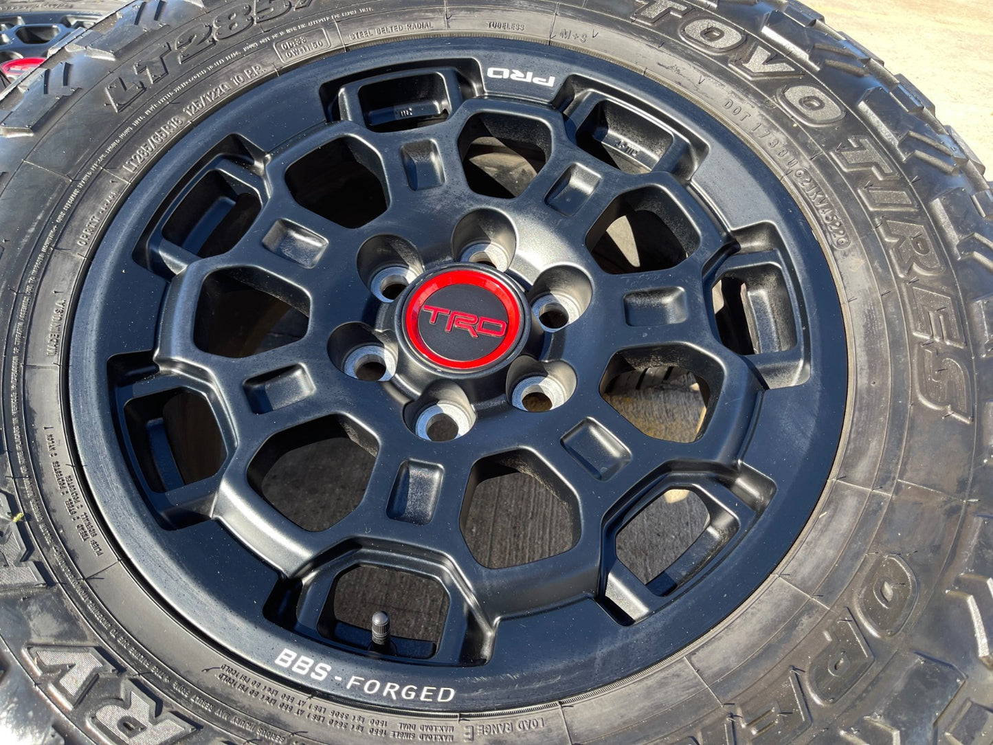 18" Toyota Tundra TRD BBS FORGED OEM 69195 95458 wheels rims Sequoia TOYO R/T