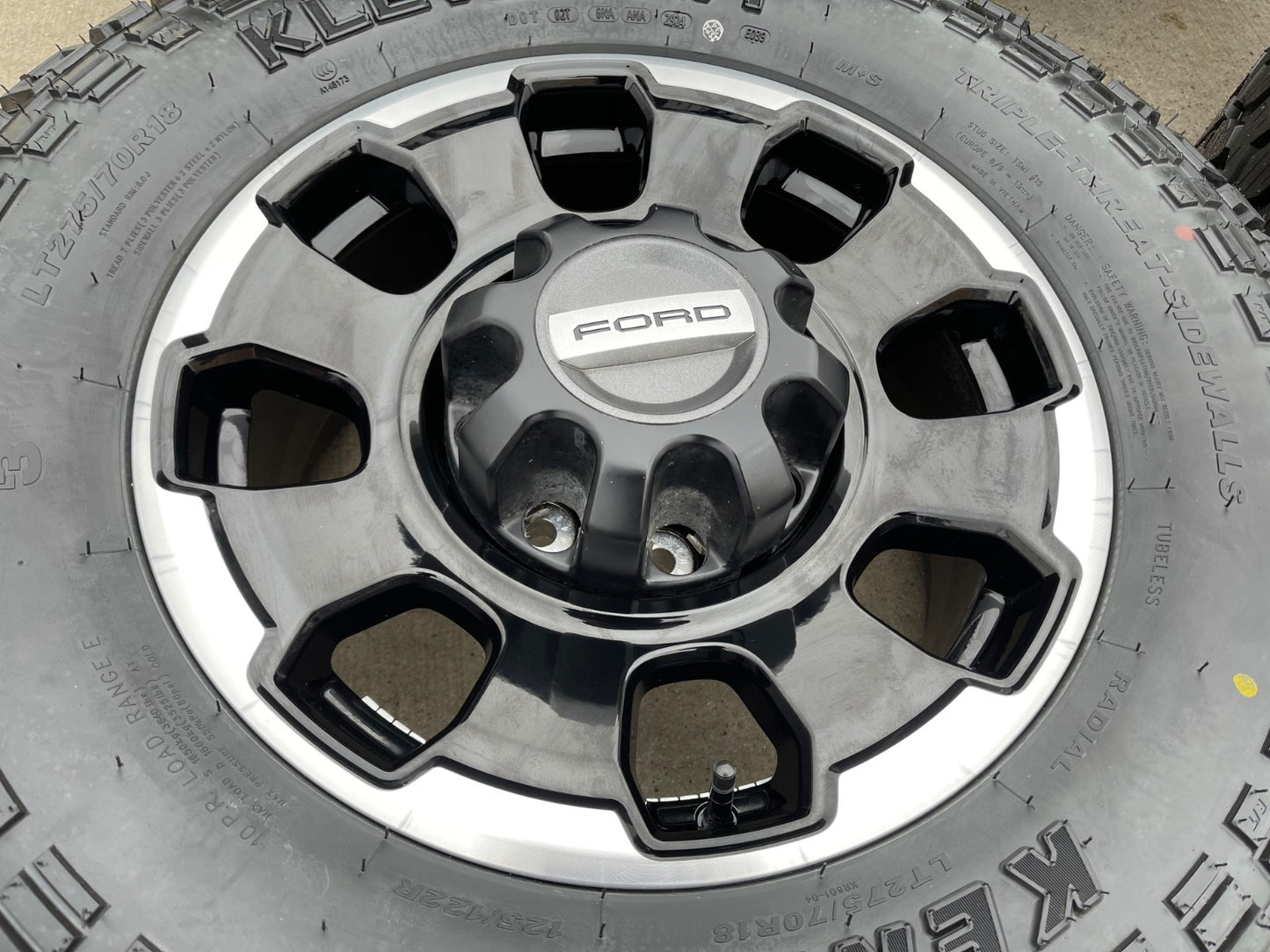18" Ford F-250 F-350 OEM TREMOR rims wheels 10482 KENDA KLEVER R/T 33" NEW