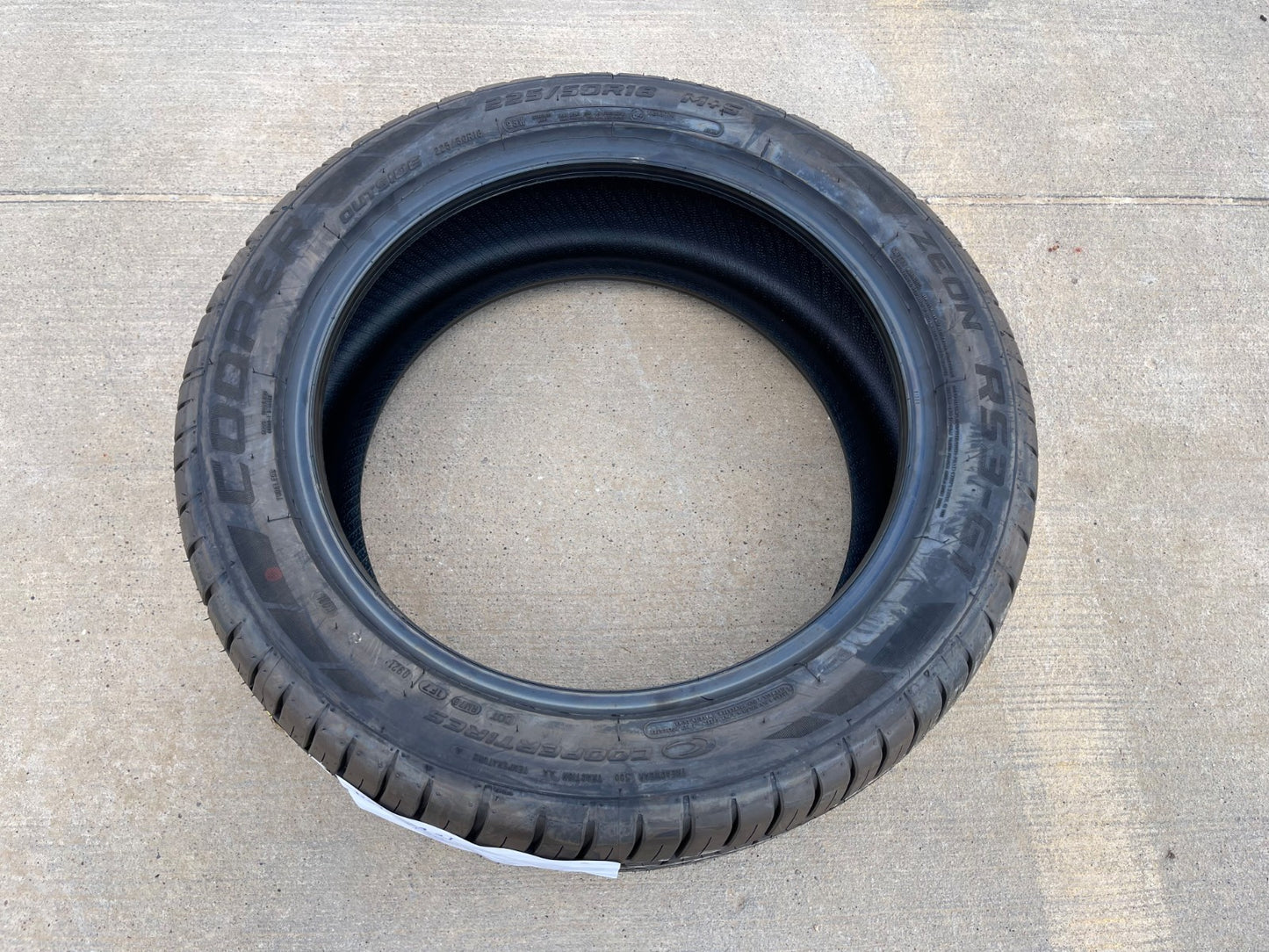 225/50/18 Cooper Zeon RS3-G1 tire 225/50R18 95W M+S NEW