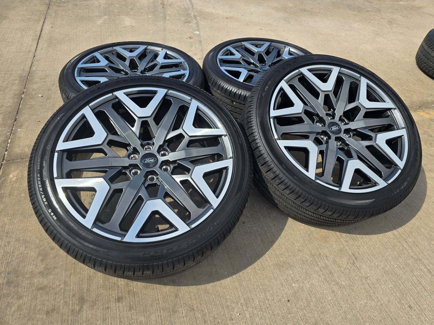 24" Ford F-150 LIMITED Plus OEM rims wheels Expedition 2025 2026 2027 NEW
