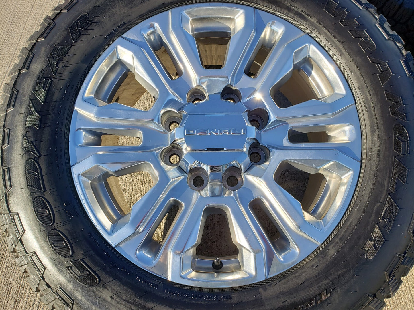 20" GMC Sierra Denali 2500 3500OEM 5957 wheels rims tires 2022 2023 2024 2025