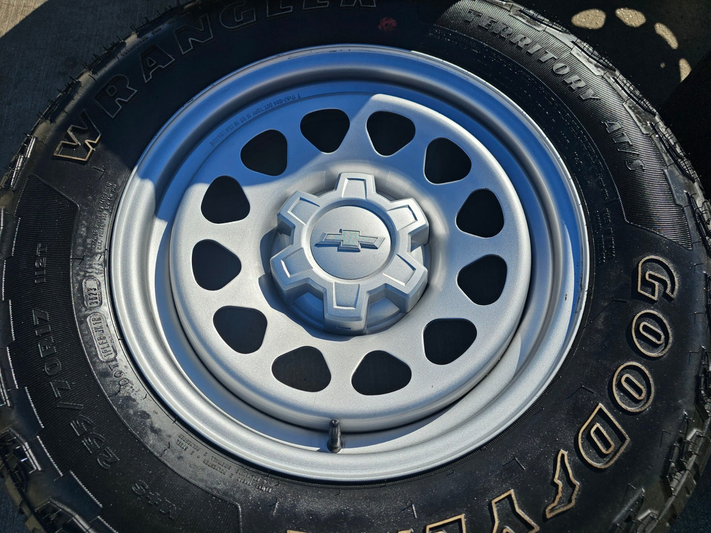 17" Chevy Colorado OEM wheels rims Silverado 8130 Canyon 2025 2026 NEW GOODYEAR
