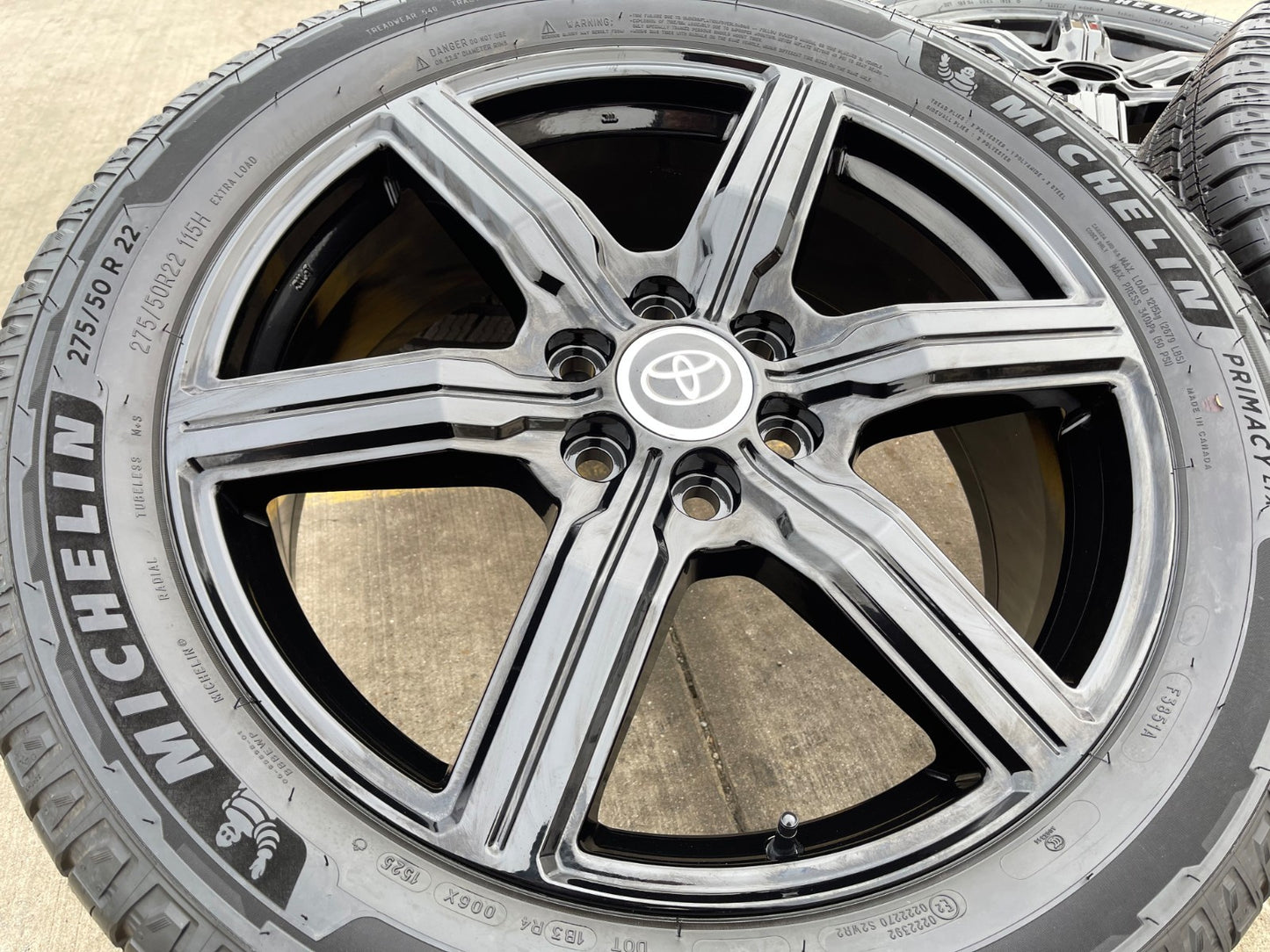 22" Toyota Tundra Sequoia OEM wheels rims 75282 Land Cruiser GX550 MICHELIN NEW