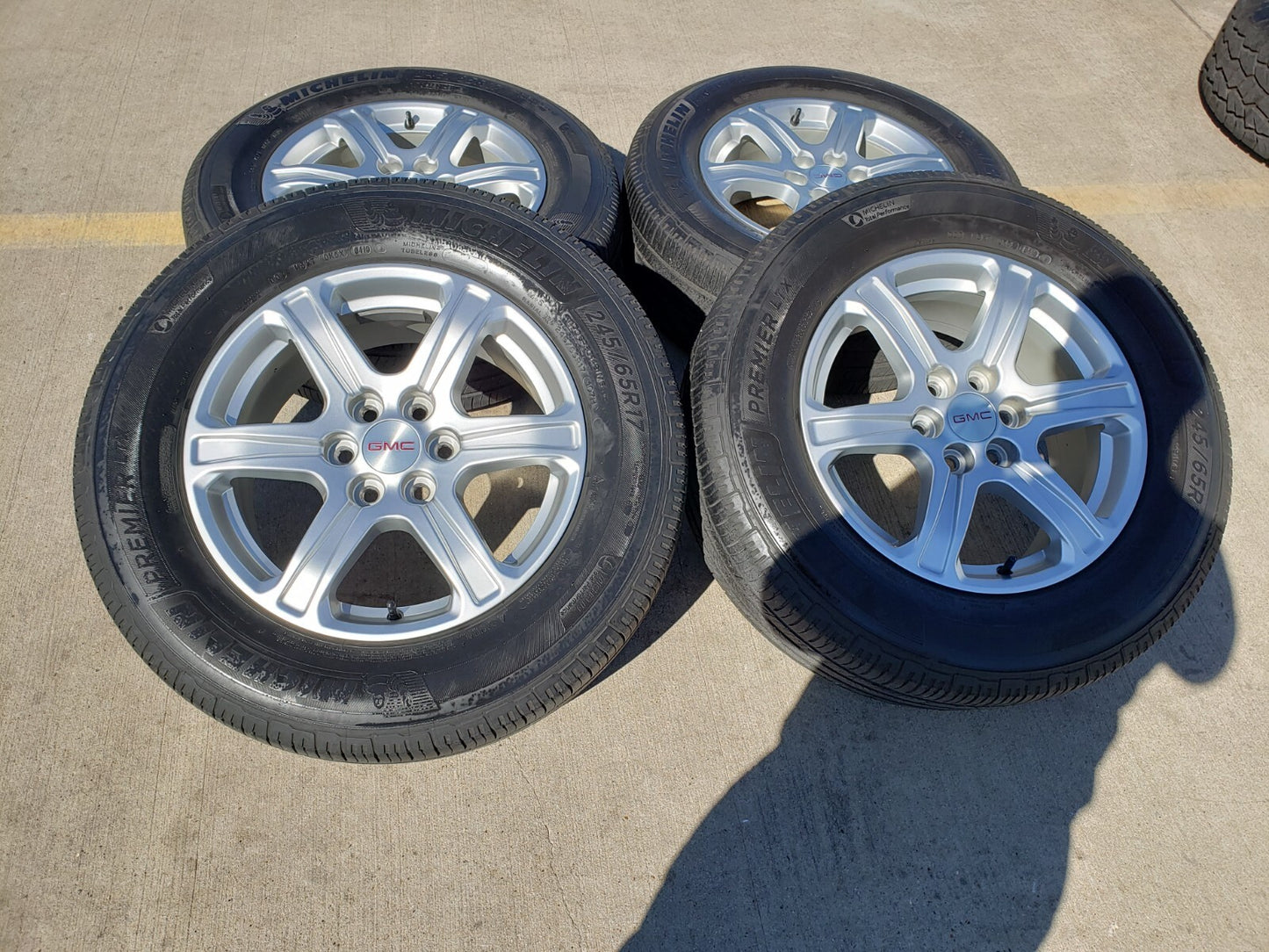17" GMC Acadia Chevy Blazer Cadillac XT6 OEM wheels rims 5795 tires