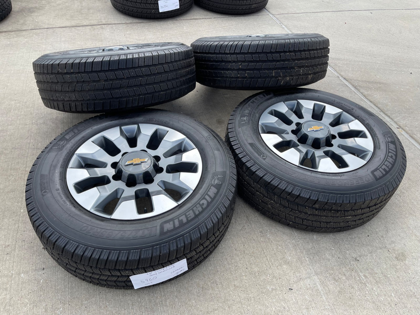 20" Chevy Silverado GMC Sierra AT4 2500 3500 OEM 5960 5947 wheels rims MICHELIN