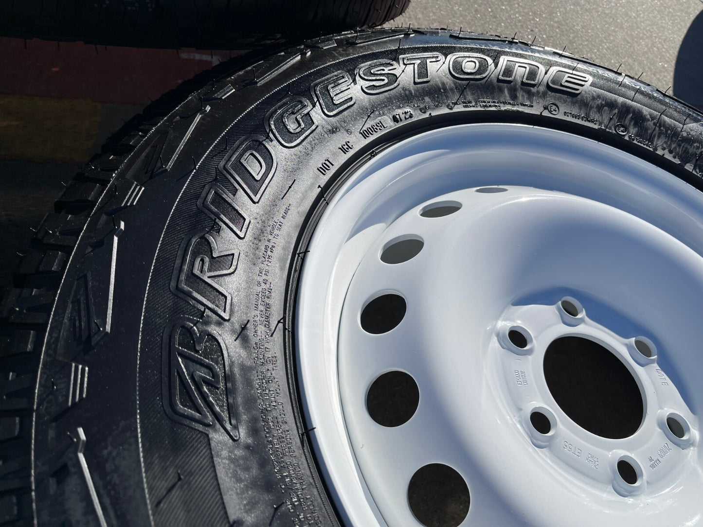 (4) 17" INEOS Grenadier OEM steel wheels rims WHITE tires 2024 2025 2026 NEW
