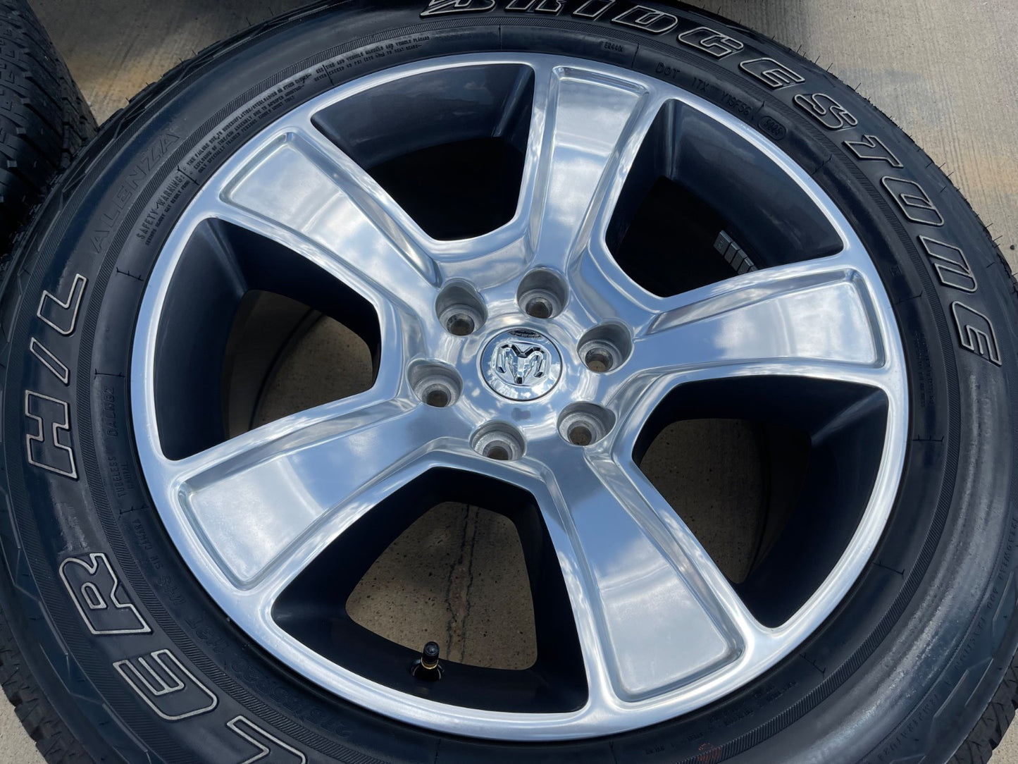 20" Dodge Ram 1500 OEM LIMITED 2676 2723 wheels rims 2025 2026 BRIDGESTONE SET