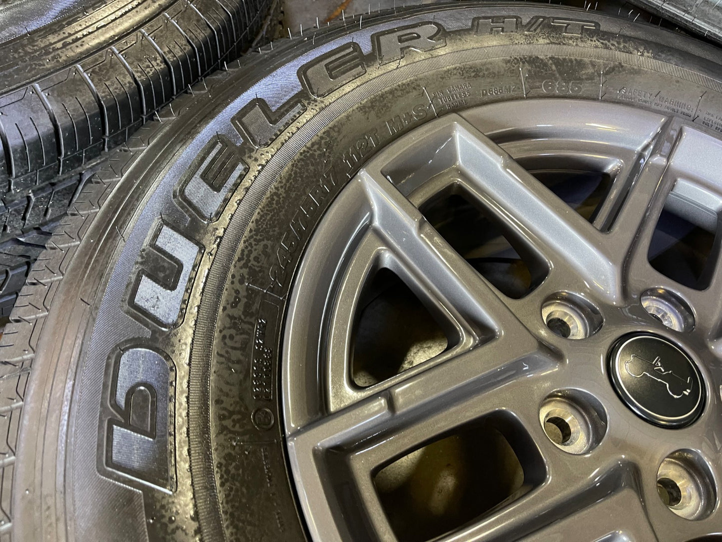17" Jeep Wrangler Rubicon OEM wheels rims 9324 Gladiator 2024 2025 2026 2027 NEW
