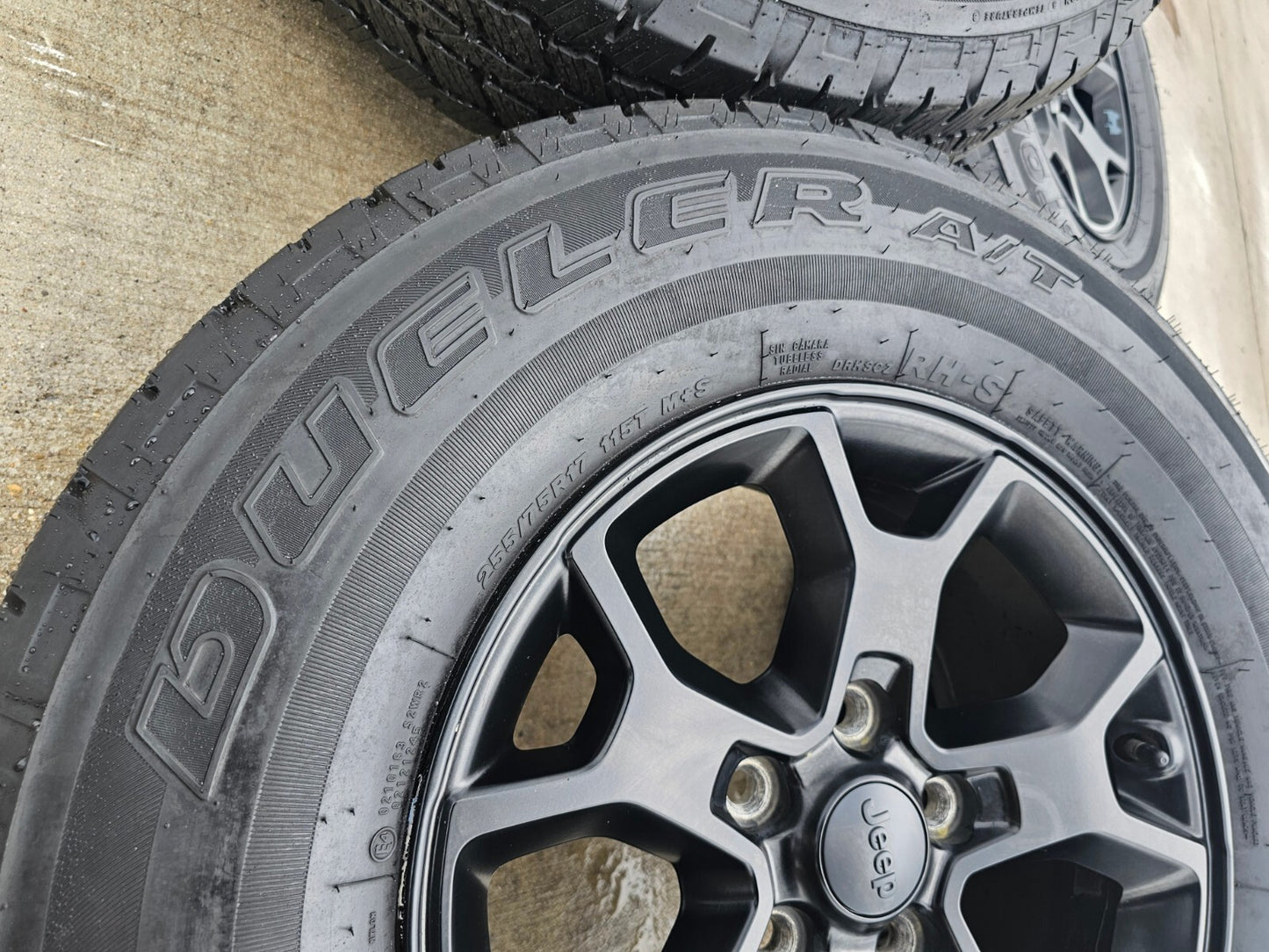 17" Jeep Wrangler Rubicon OEM 9218 wheels rims Gladiator tires SET DUELER A/T
