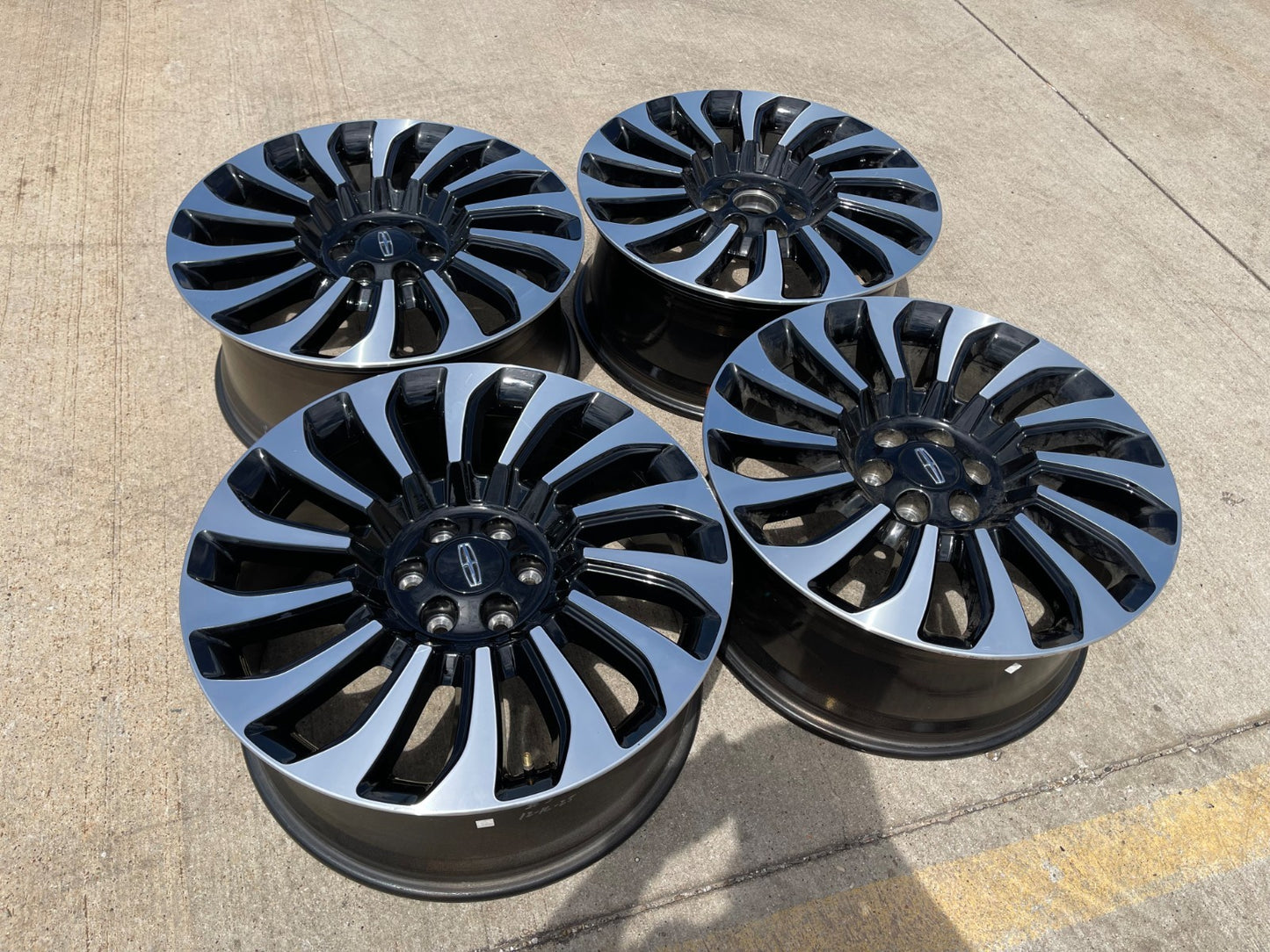 22" Lincoln Navigator OEM rims wheels 10499 95383 Black Label 2023 2024 2025