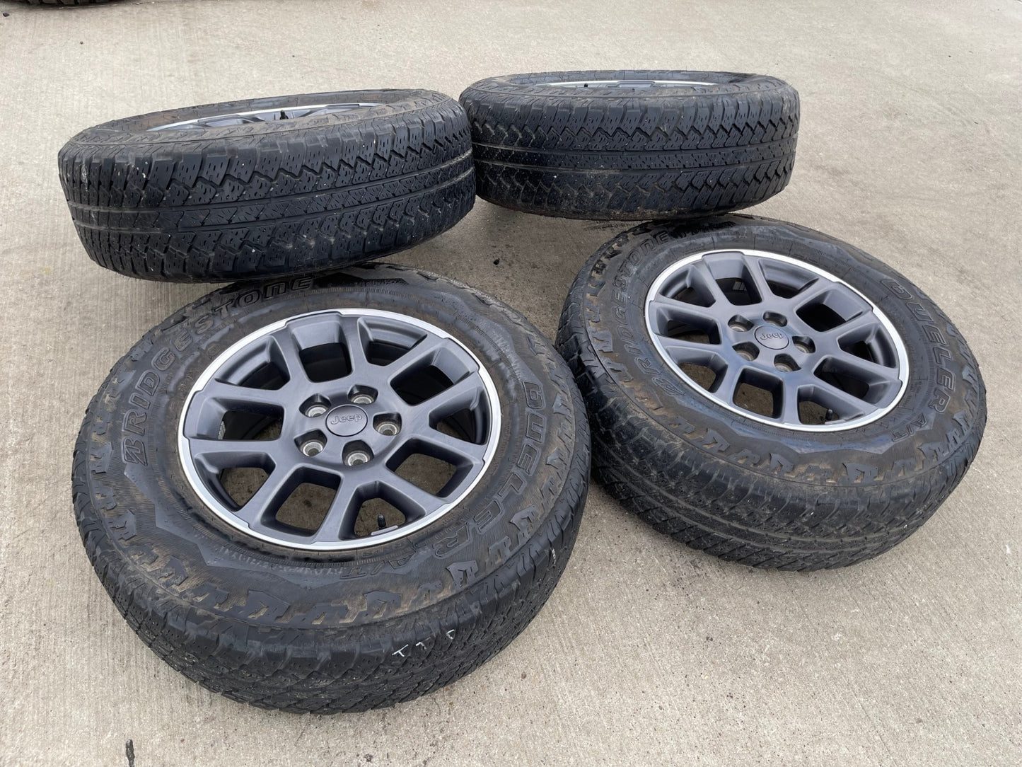 18" Jeep Gladiator Overland OEM wheels rims Wrangler 9241 tires