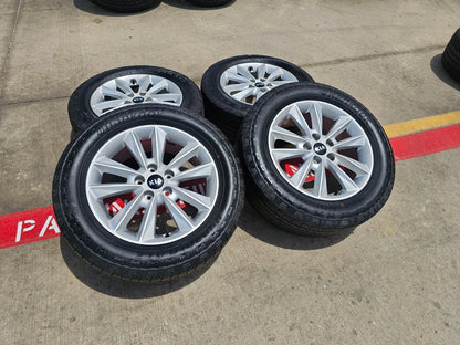 17" Kia Sorento Sedona Sportage Carnival OEM wheels rims 74782 SET tires