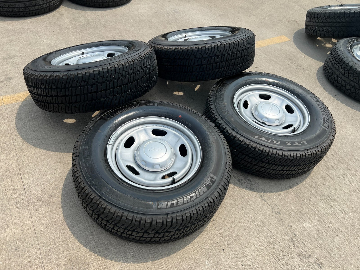 17" Ford F-250 F-350 OEM 3828 wheels rims tires MICHELIN 2023 2024 2025 2026 NEW