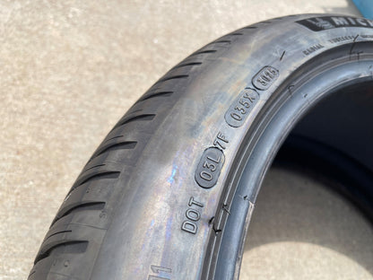 (1) 265/40/20 Michelin Pilot Sport EV 104Y XL 265/40R20 tire