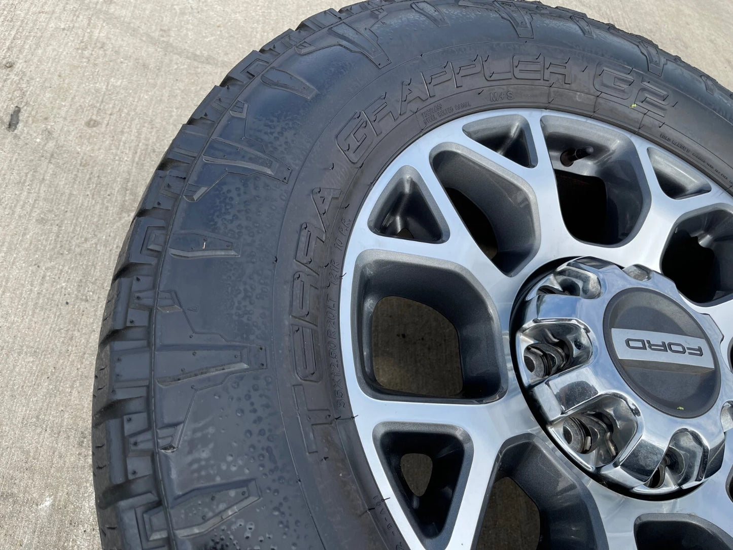 20" Ford F-250 F-350 OEM Lariat wheels rims 10292 tires NITTO 35"