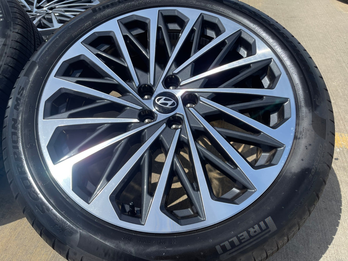 21" Hyundai Palisade Calligraphy OEM 94345 wheels rims 2026 2027 SET PIRELLI NEW