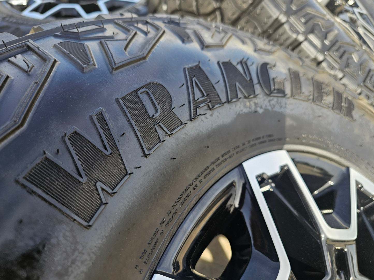 18" GMC Sierra AT4X Chevy Trail Boss 2500 OEM 14136 wheels rims GOODYEAR 35"