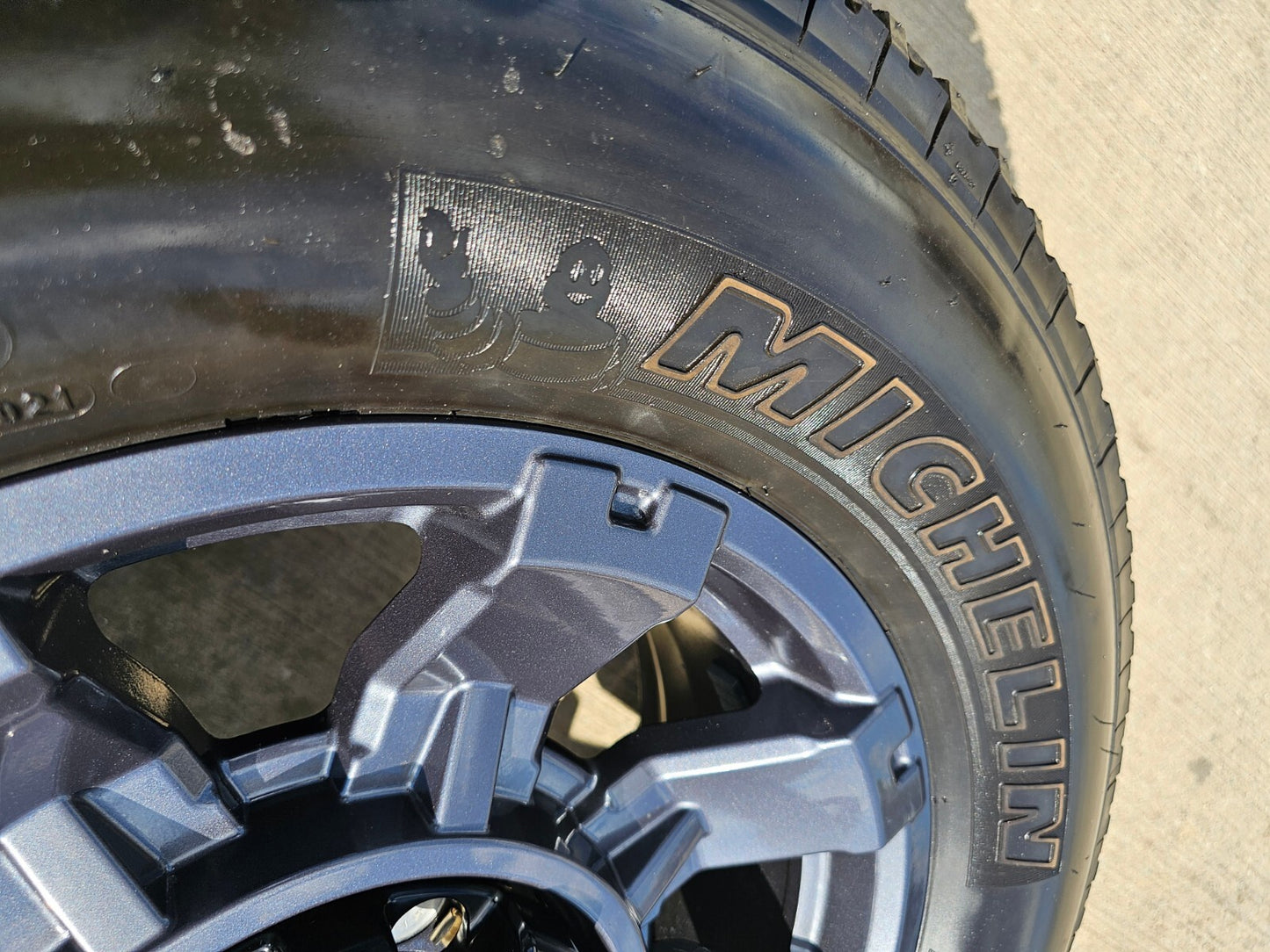 20" Ford F-250 F-350 OEM gray Lariat 10485 10296 wheels rims MICHELIN