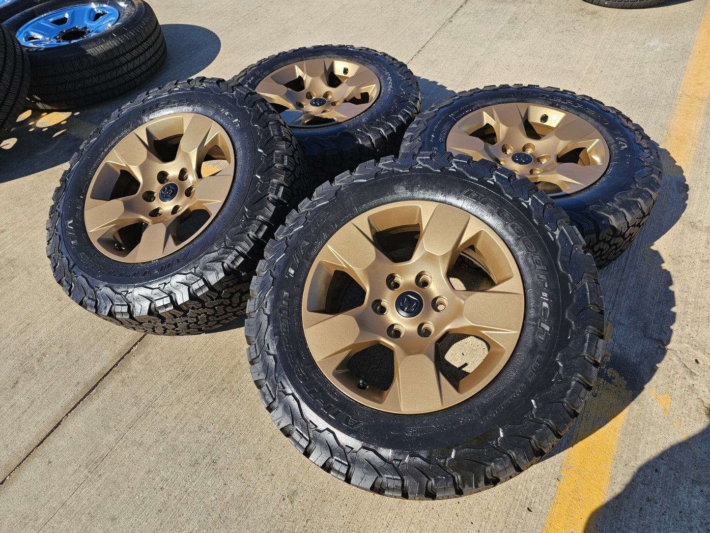18" Ram 1500 OEM wheels rims Bronze 2669 Jeep Wagoneer 2025 2026 NEW BFG KO2