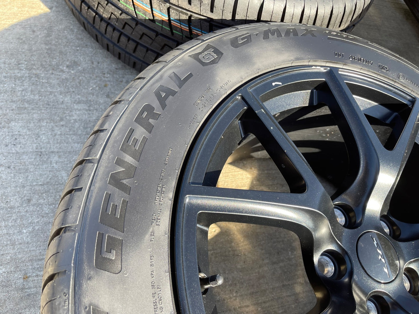 20" Jeep Grand Cherokee SRT Trackhawk OEM 9173 wheels rims tires GENERAL NEW