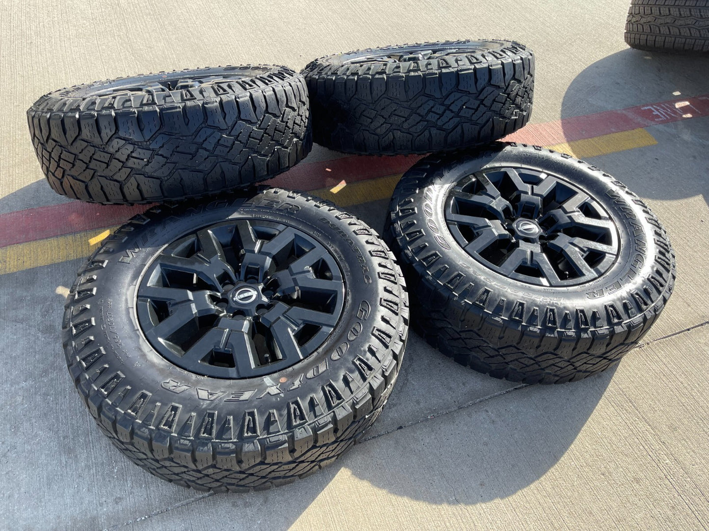 17" Nissan Frontier OEM Desert Runner 62832 wheels rims tires DURATRAC A/T