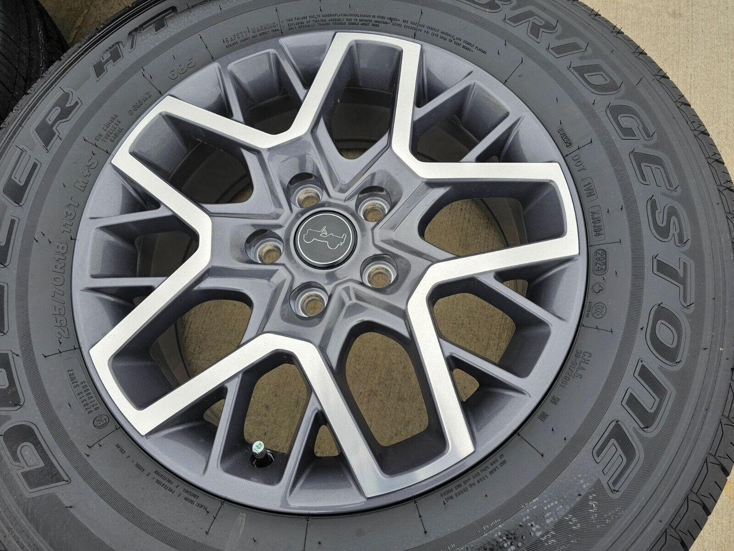 18" Jeep Wrangler Grand Cherokee Gladiator OEM wheels rims tires 2024 2025 NEW