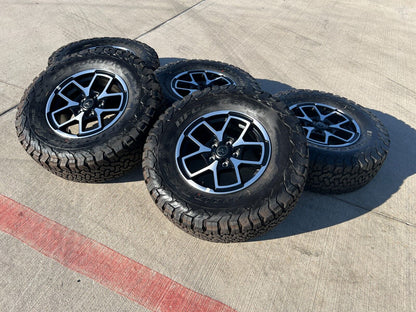 17" Jeep Wrangler Rubicon OEM wheels rims Gladiator tires BFG 33" NEW