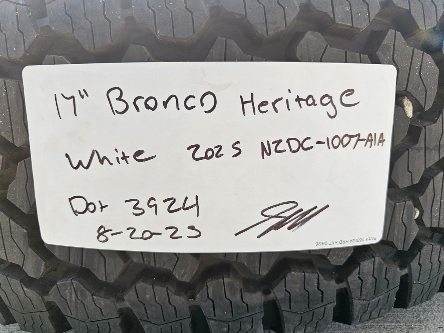 17" Ford Bronco HERITAGE Limited Edition wheels rims white 2025 2026 NEW 35"