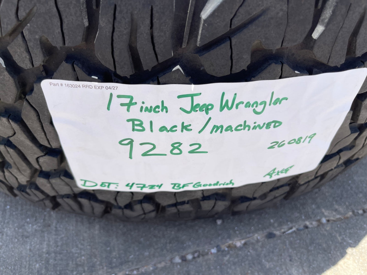 17" Jeep Wrangler Rubicon OEM wheels rims Gladiator 96832 9282 BFG KO2 A/T 33"