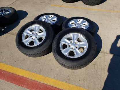 17" Jeep Grand Cherokee OEM wheels rims 9135 tires