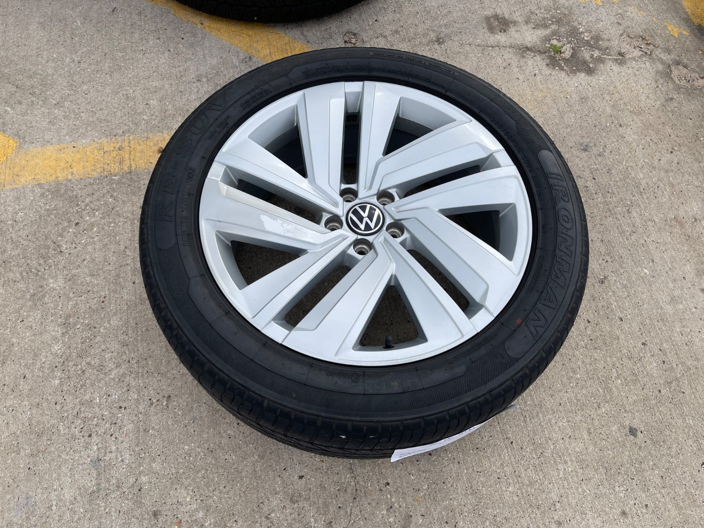 20" VW Atlas OEM wheel rim tire 70076 Audi Q7 Q8 2020 2021 2022 2023 2024 2025