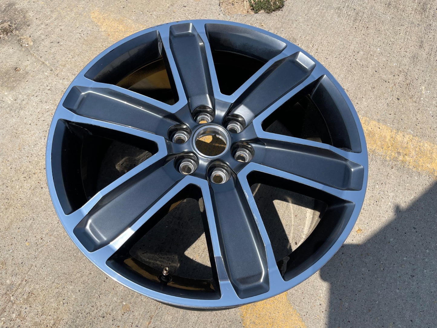 (1) 20" GMC Acadia OEM 5794 wheel rim Blazer Cadillac XT6 XT5 SRX spare