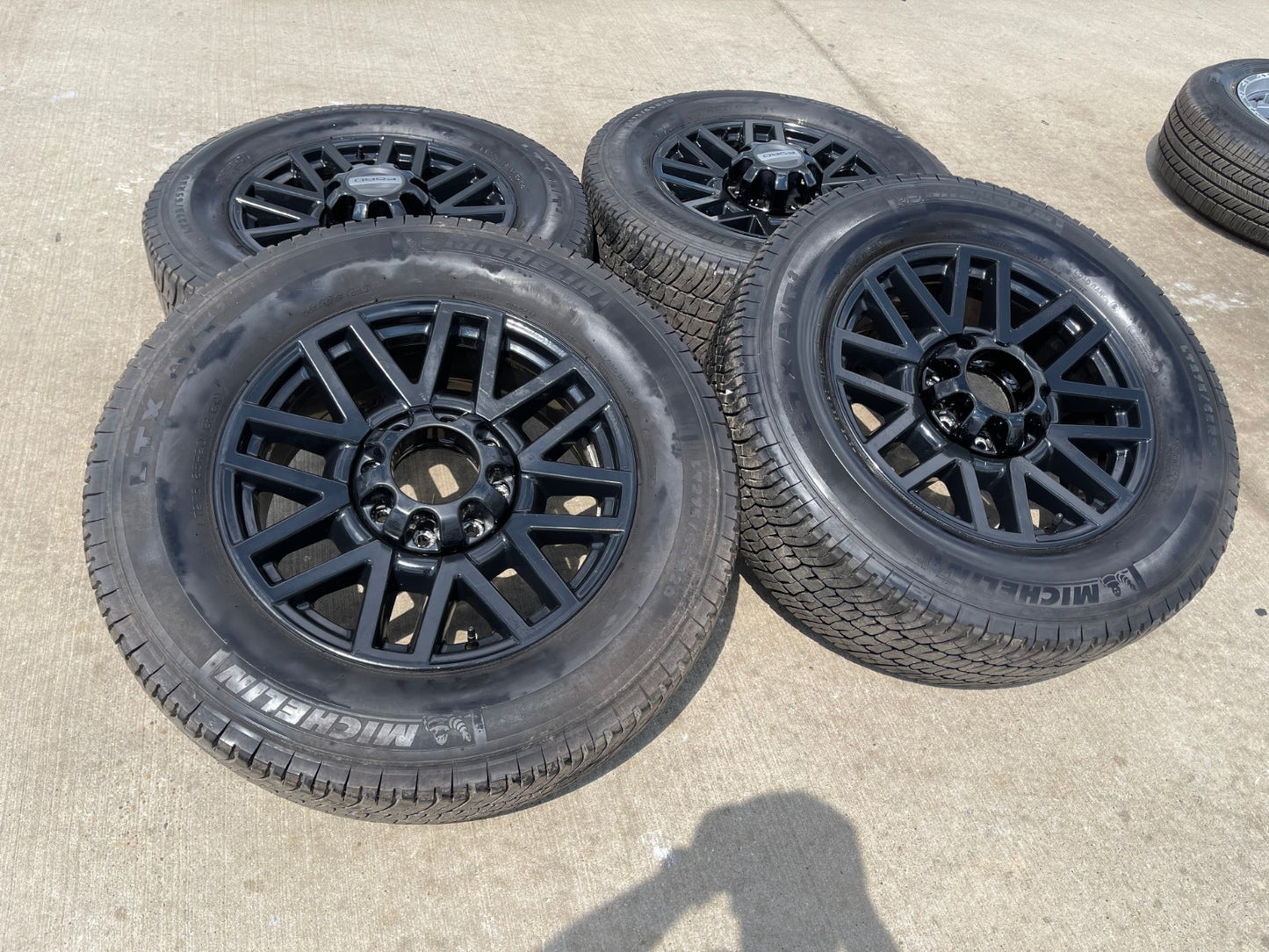 20" Ford F-250 F-350 OEM Black rims wheels 10201 tires MICHELIN