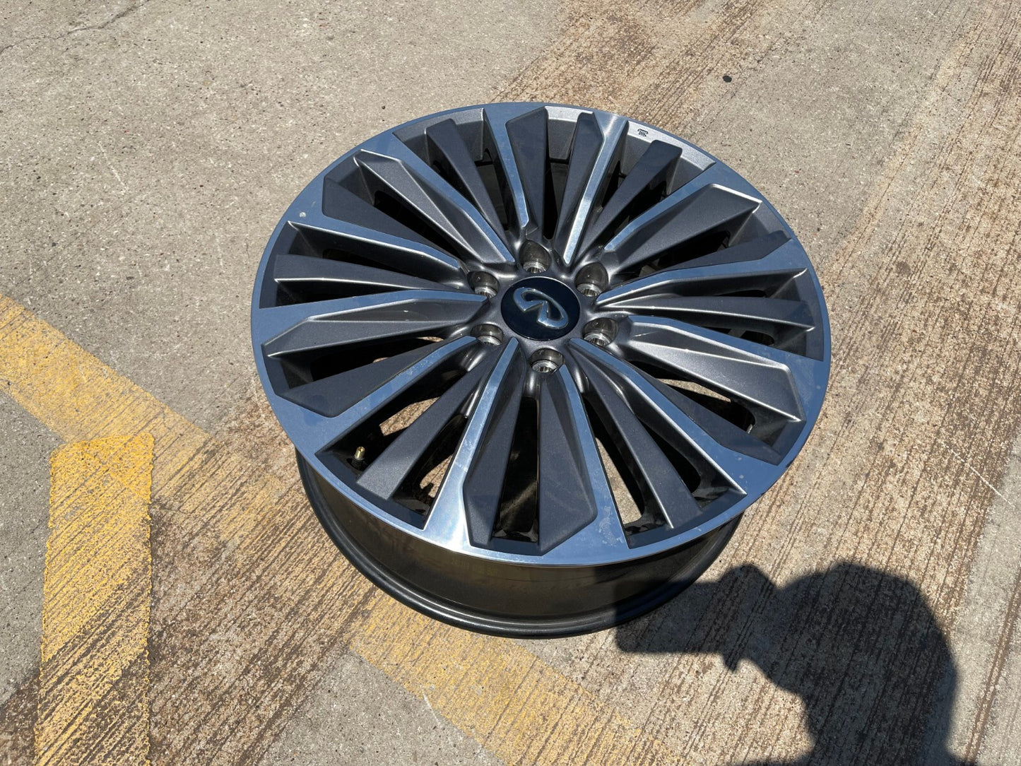 (1) 22" Infiniti QX80 QX56 Nissan Titan Armada OEM wheel rim 2024 2025